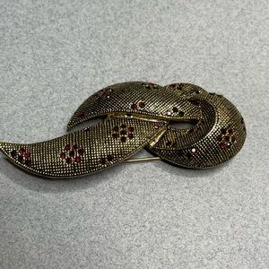 Ribbon Brooch With Red Rhinestones Vintage Tarnished Gold Tone